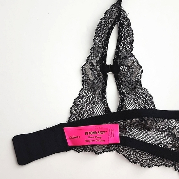 ⭐️2/ $40⭐️ La Senza Beyond Sexy Classic Plunge Push Up Black Lace Bra Size 32B - Picture 14 of 16